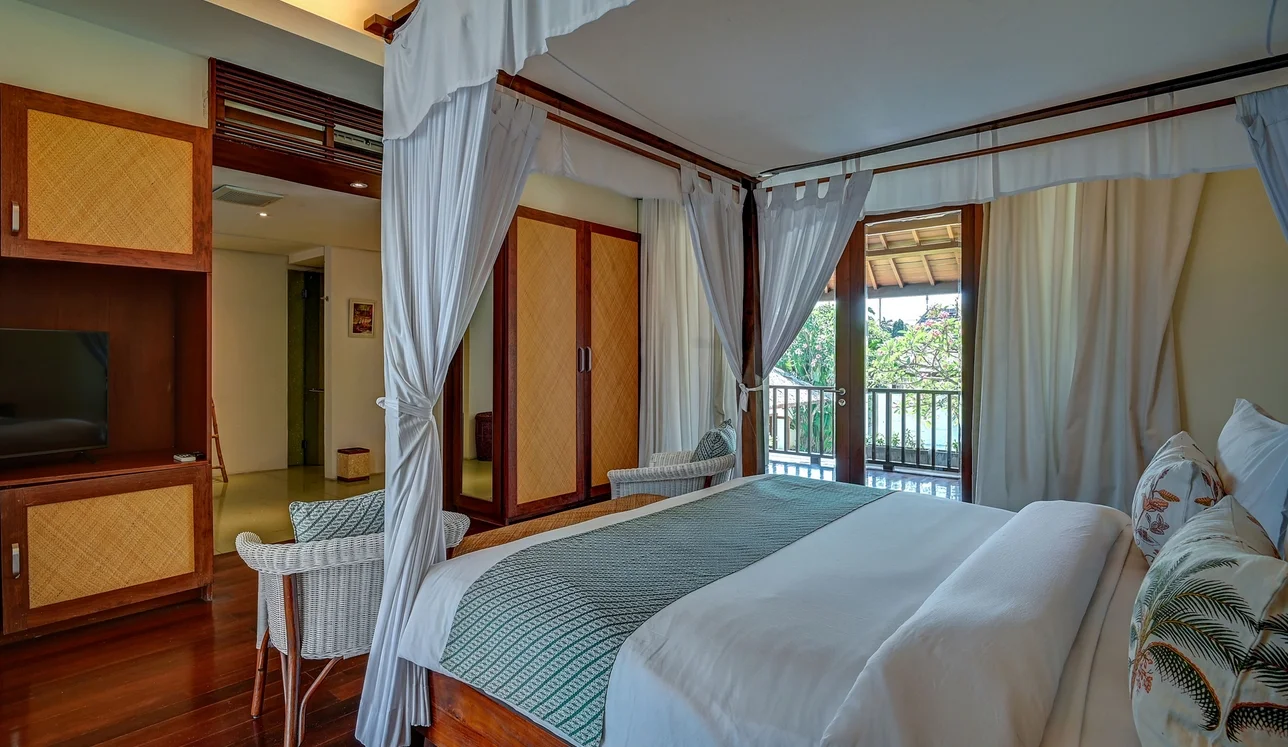 Luxury Tropical 5-Bedroom Villa in Seminyak – Private Pool, Spacious Garden & Strategic Location — image 15
