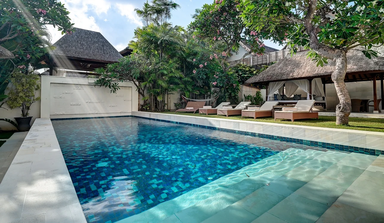 Luxury Tropical 5-Bedroom Villa in Seminyak – Private Pool, Spacious Garden & Strategic Location — image 5