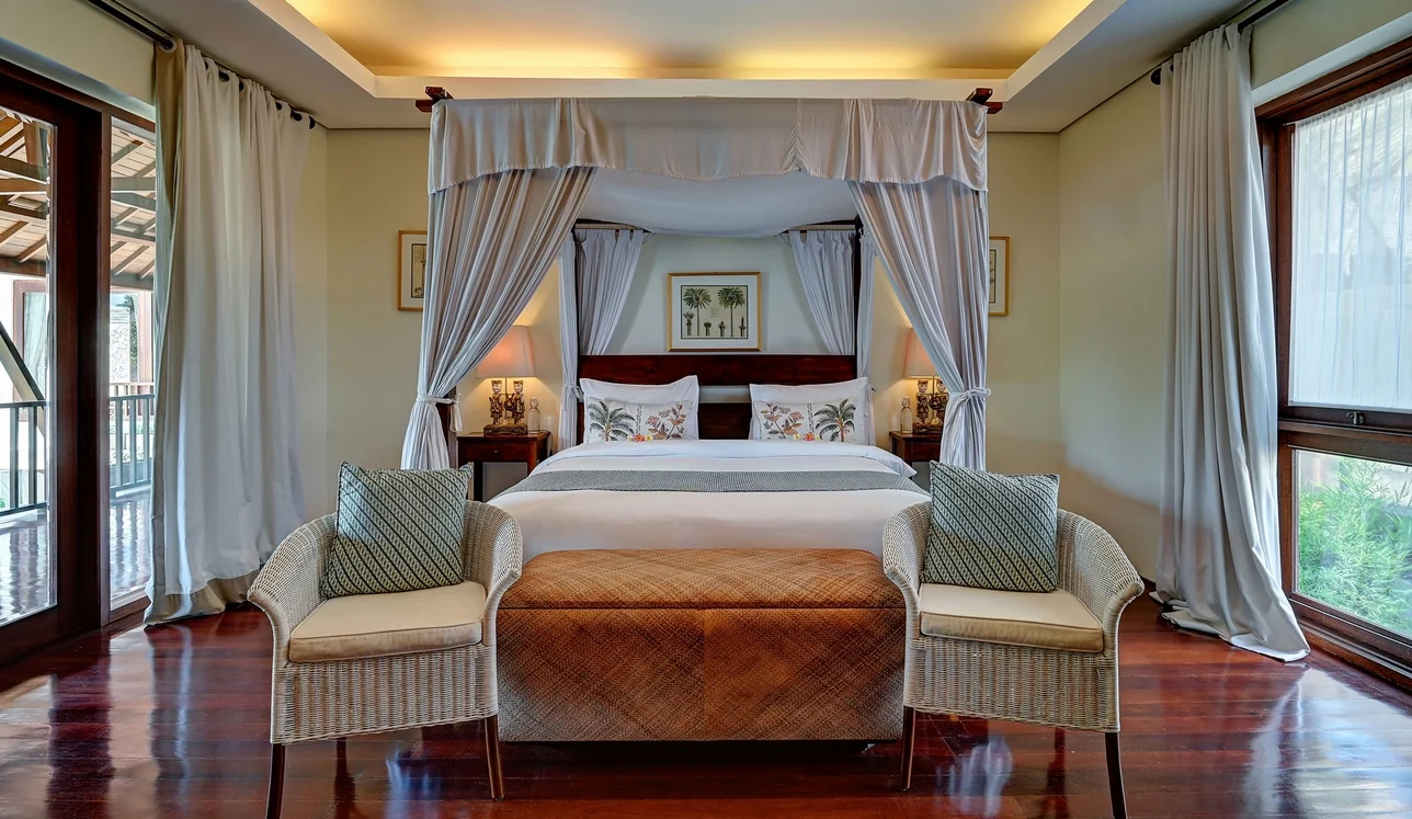 Luxury Tropical 5-Bedroom Villa in Seminyak – Private Pool, Spacious Garden & Strategic Location — image 9