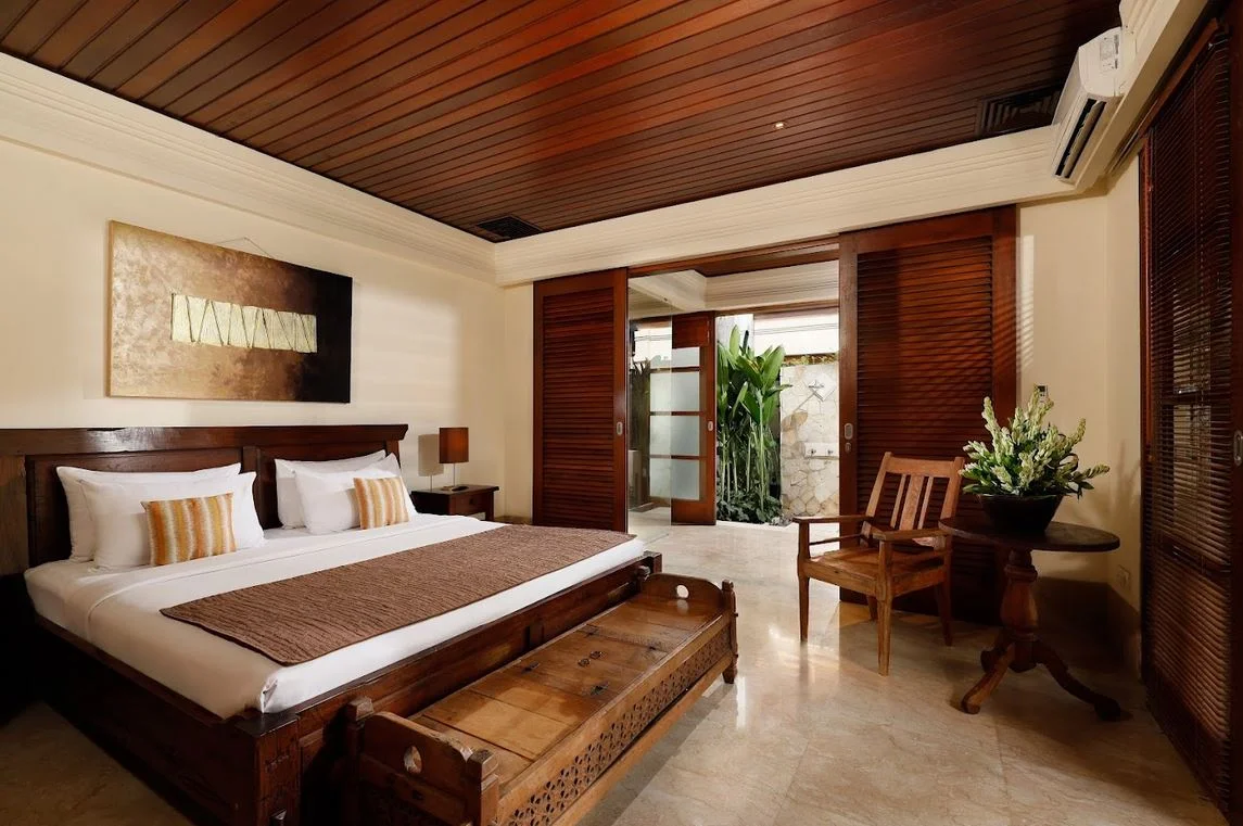 Tropical Hideaway 3-Bedroom Villa in Jimbaran – Family Villa Near the Beach — image 11