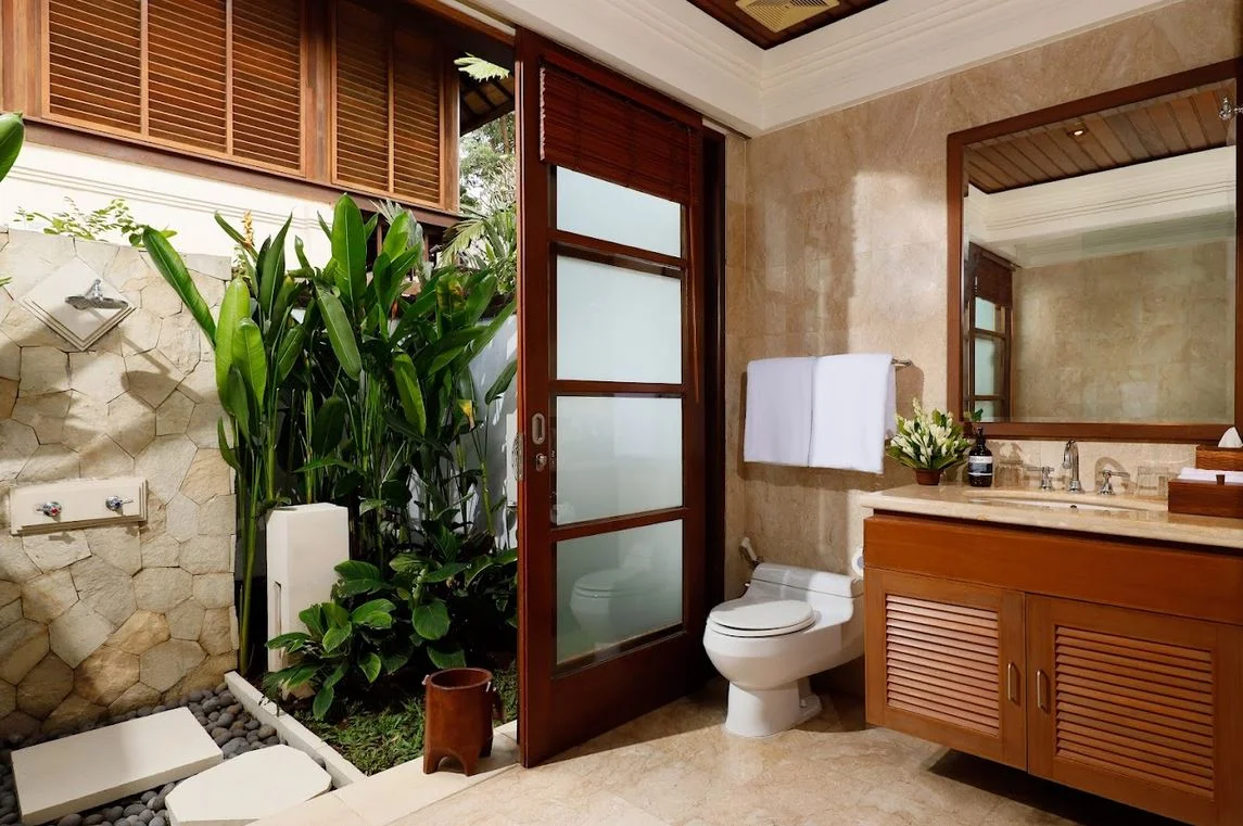 Tropical Hideaway 3-Bedroom Villa in Jimbaran – Family Villa Near the Beach — image 10