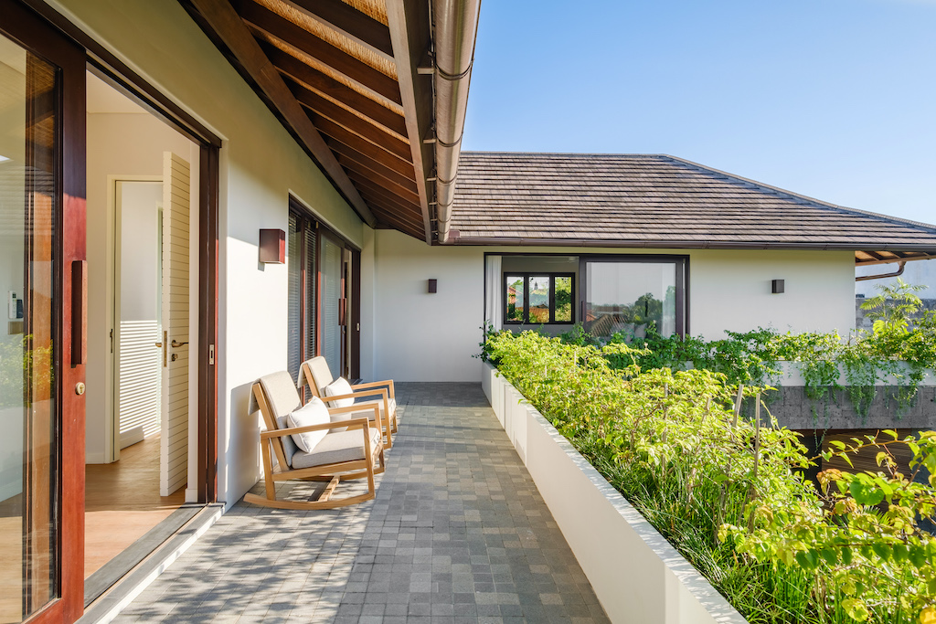 Generous 3-Bedroom Residence with Pool and Garage in Babakan, Canggu — image 18