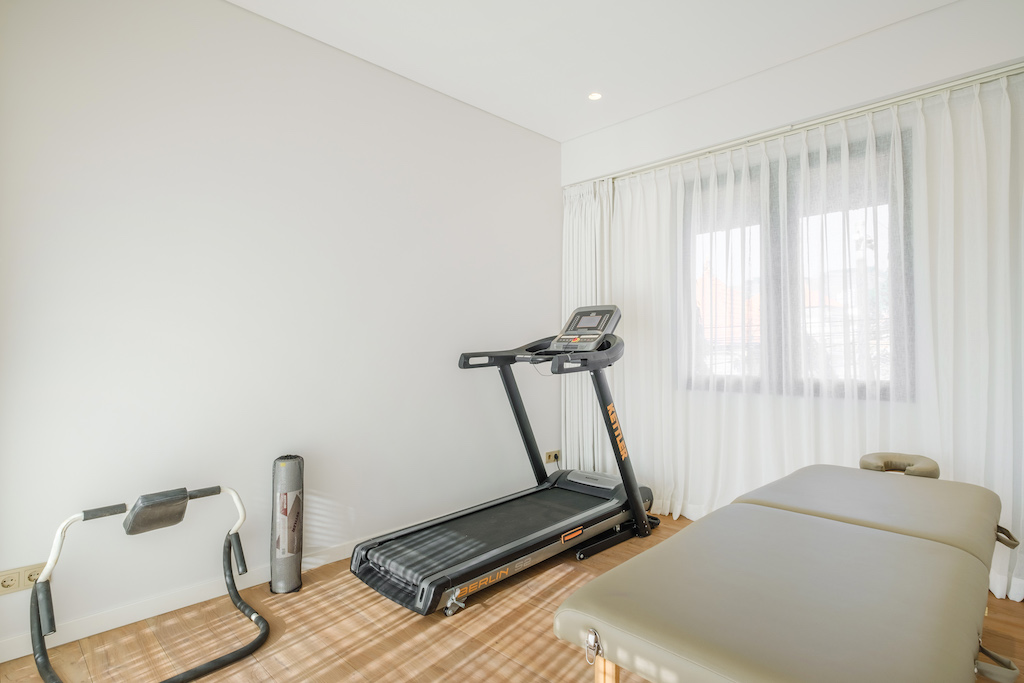 Generous 3-Bedroom Residence with Pool and Garage in Babakan, Canggu — image 19