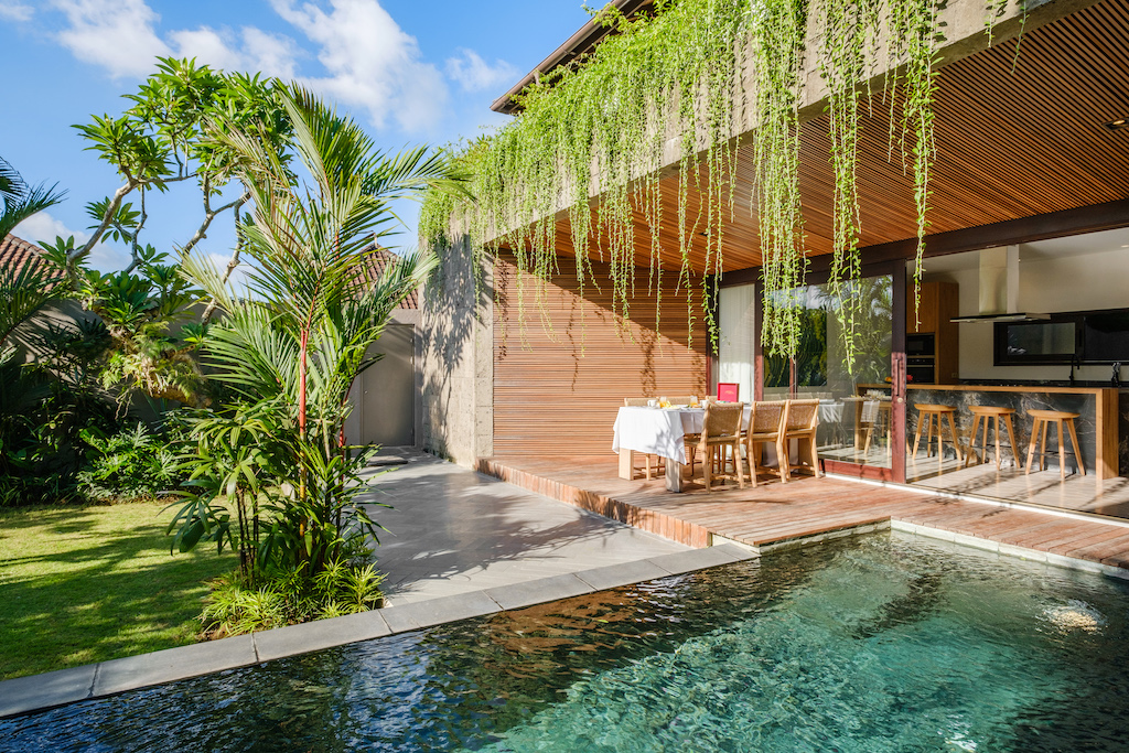 Generous 3-Bedroom Residence with Pool and Garage in Babakan, Canggu — image 6