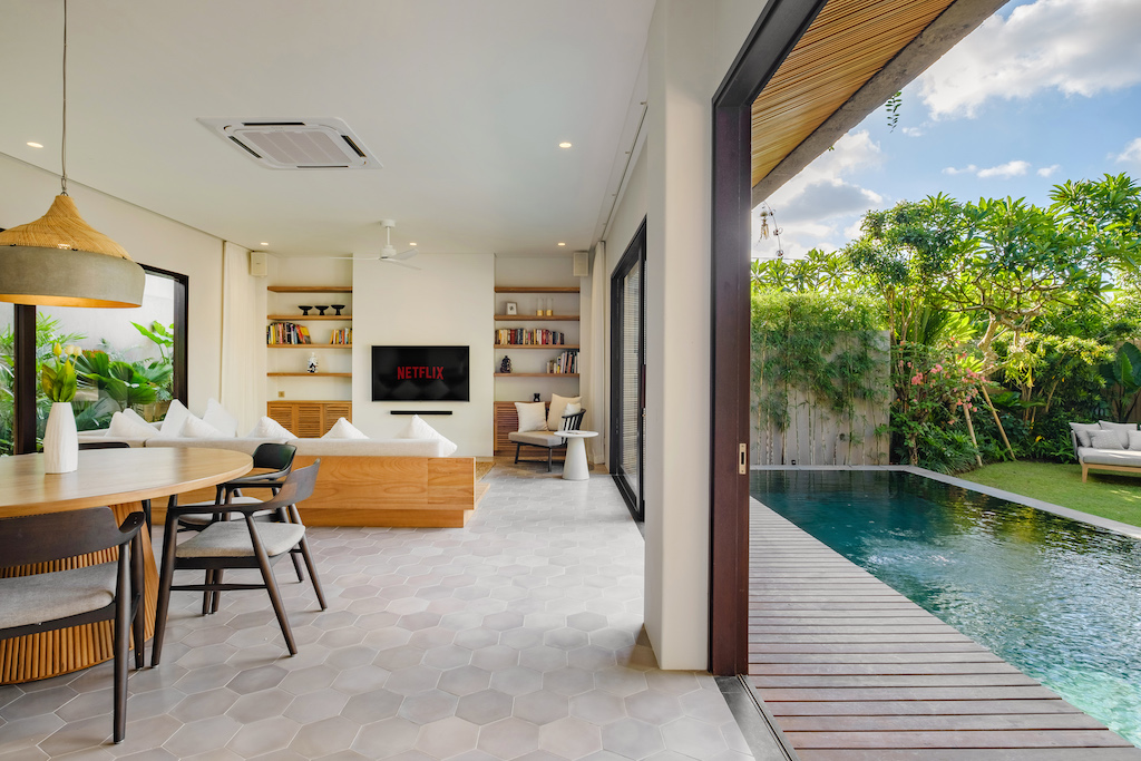 Generous 3-Bedroom Residence with Pool and Garage in Babakan, Canggu — image 5