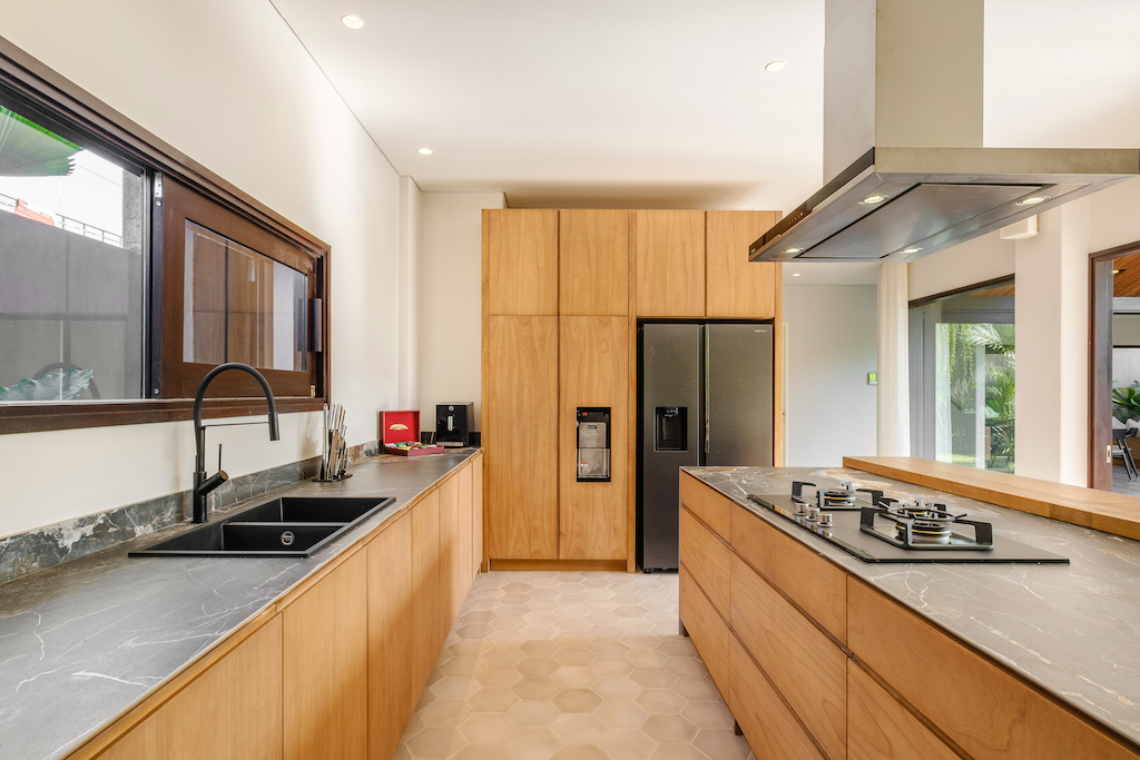 Generous 3-Bedroom Residence with Pool and Garage in Babakan, Canggu — image 10