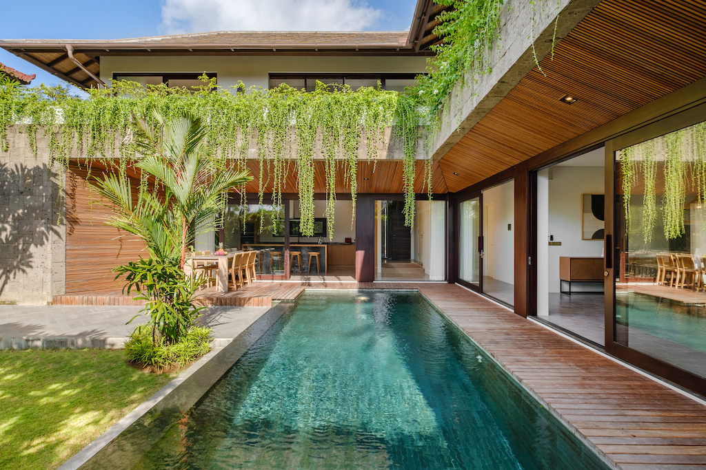 Generous 3-Bedroom Residence with Pool and Garage in Babakan, Canggu
