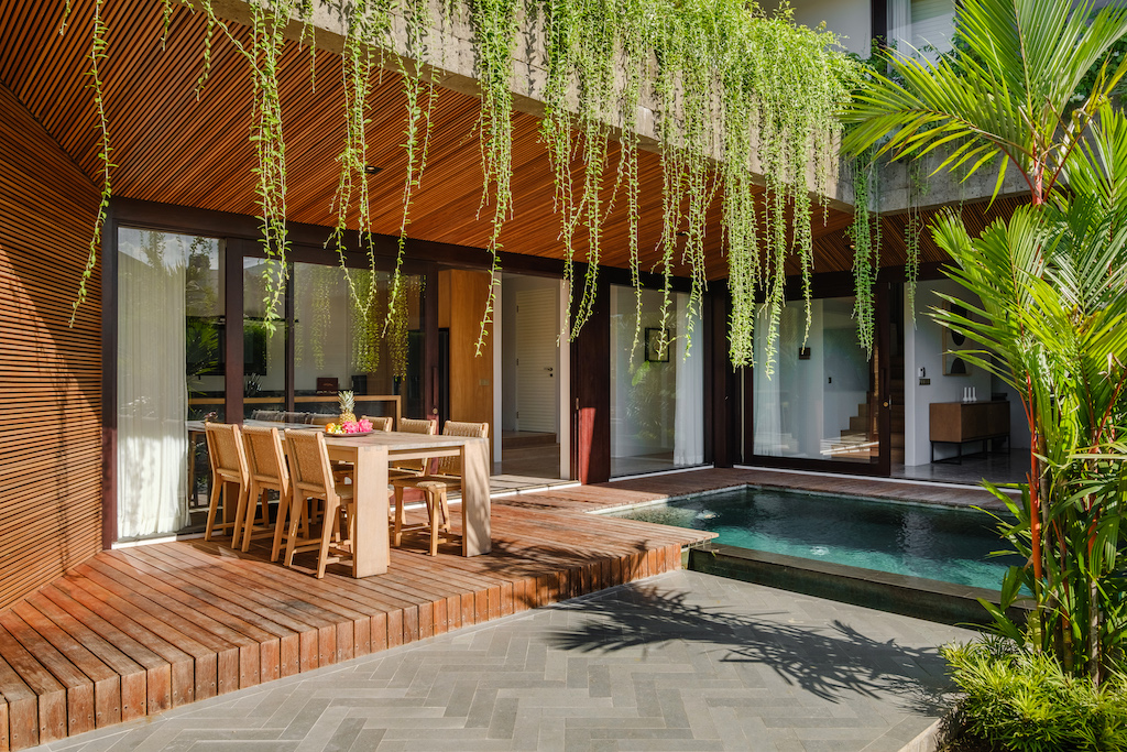 Generous 3-Bedroom Residence with Pool and Garage in Babakan, Canggu — image 7