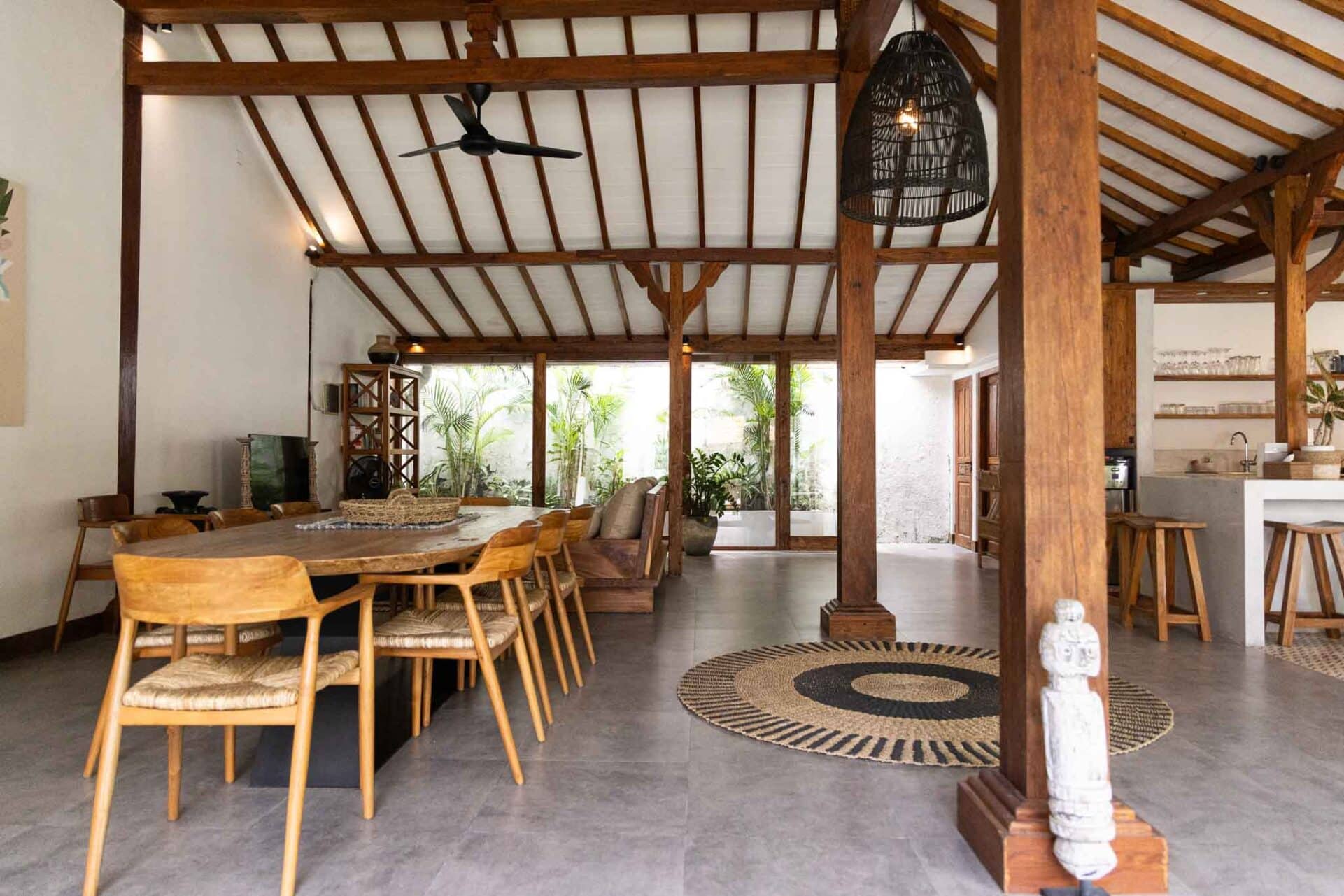 A great 4 bedroom villa in Berawa Canggu — image 9