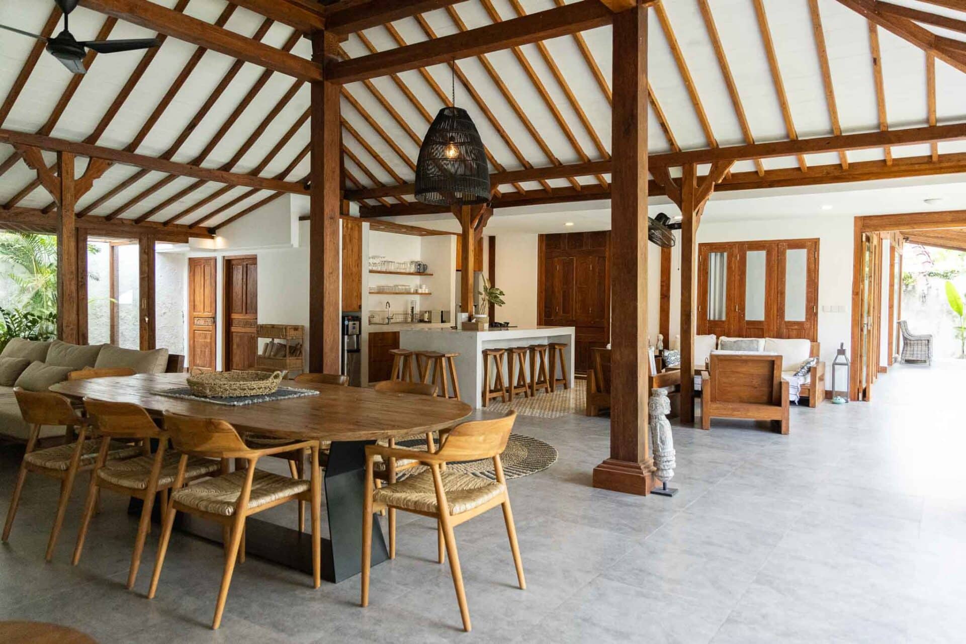 A great 4 bedroom villa in Berawa Canggu — image 5