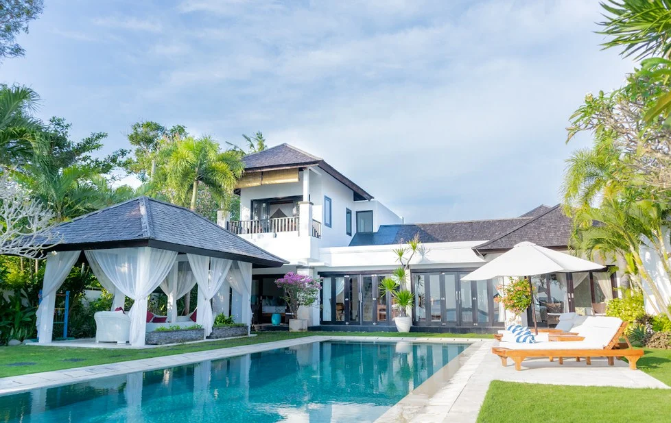 3-Bedroom Waterfront Villa with Sunset Views – Tanjung Benoa, Bali — image 3