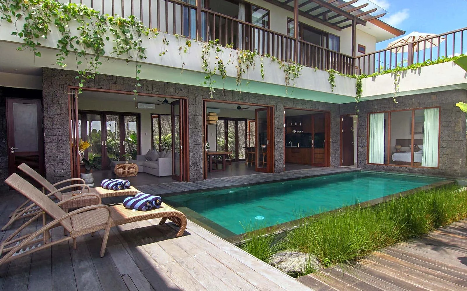 Stylish 3-Bedroom Villa in Canggu – Walk to the Beach & Trendy Cafes – BVI45928 — image 3