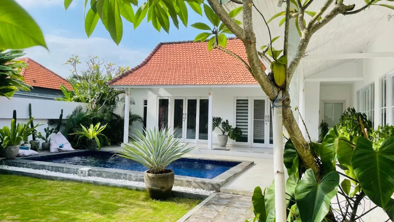 Villa Canggu – Stylish 3-Bedroom Private Villa with Pool Near Batu Bolong Beach — image 3