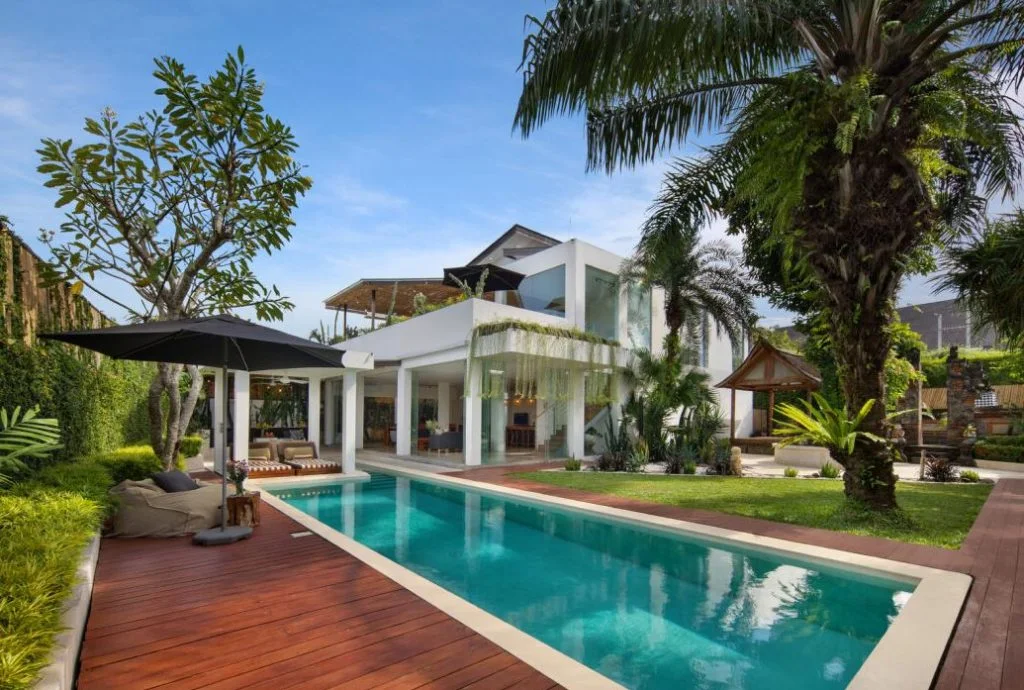 Canggu Villa with 6–7 Bedrooms Near Batu Bolong Beach – BVI53222