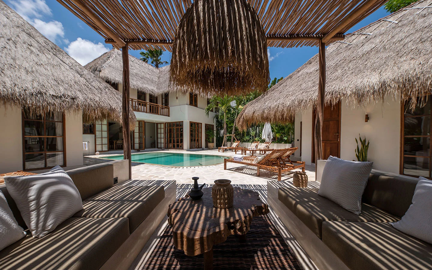 4BR Bohemian Modern Luxury Villa near Pererenan Beach in Canggu — image 4