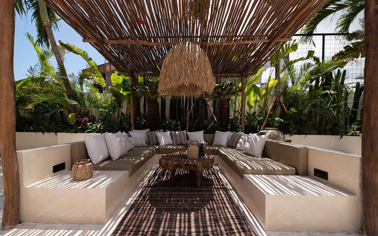4BR Bohemian Modern Luxury Villa near Pererenan Beach in Canggu — image 7