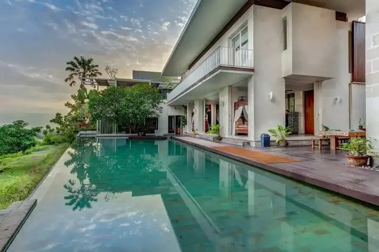 Elegant 5BR Villa in Jimbaran – Walk to Beach & Seafood Heaven – BVI9174 — image 4