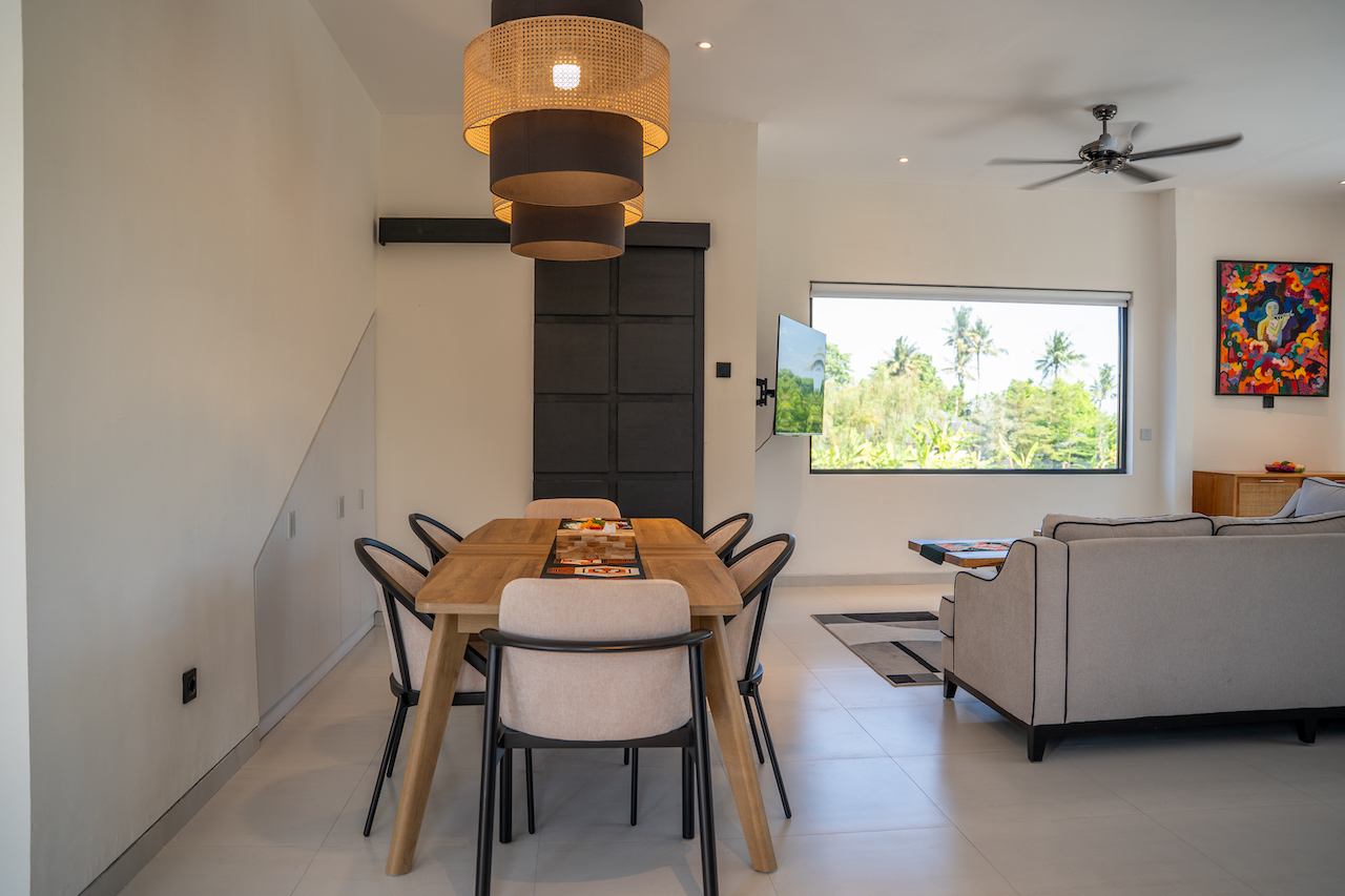 Elegant 3-Bedroom Home Overlooking Rice Fields in Tumbak Bayuh — image 5