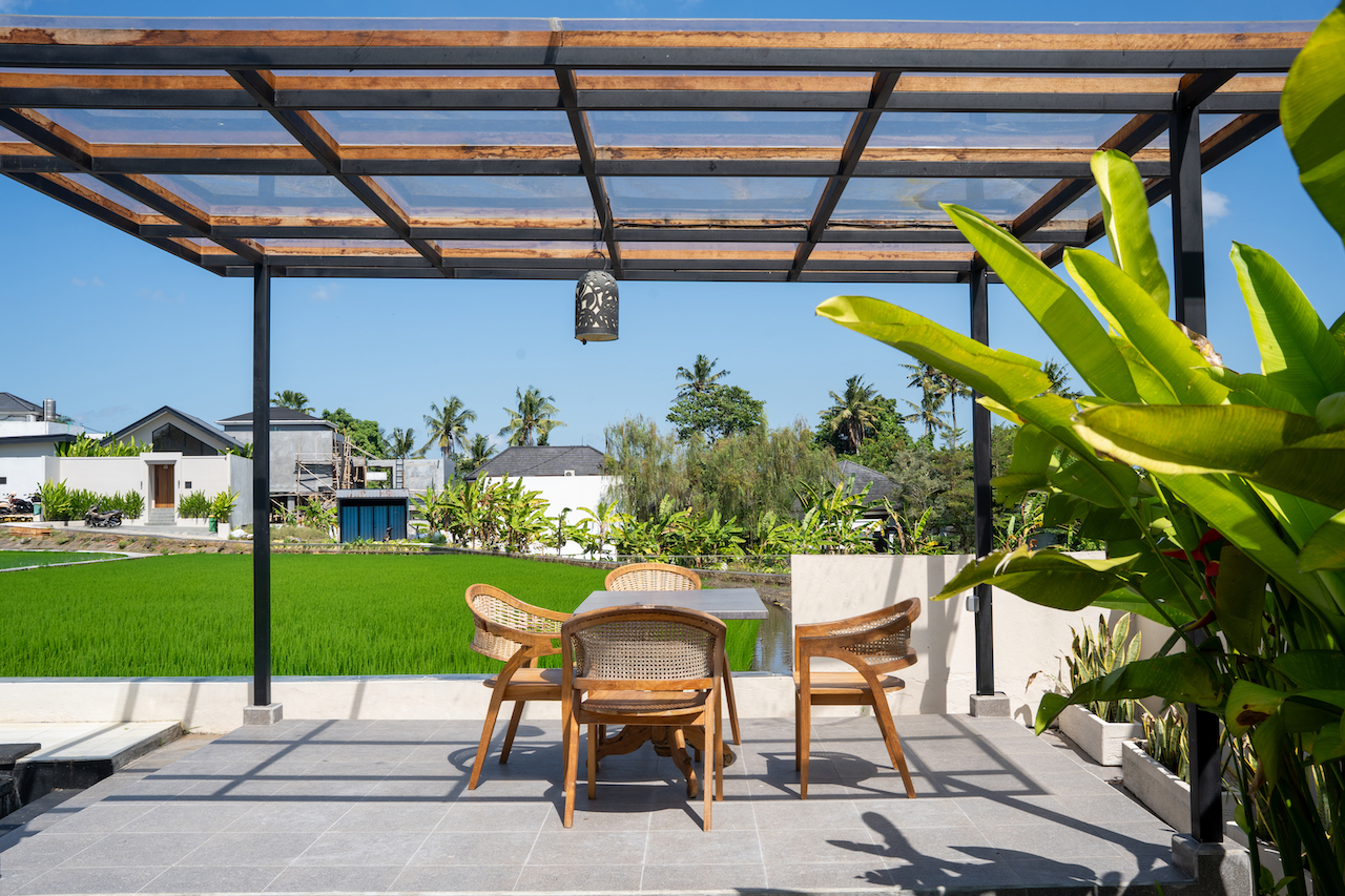 Elegant 3-Bedroom Home Overlooking Rice Fields in Tumbak Bayuh — image 2