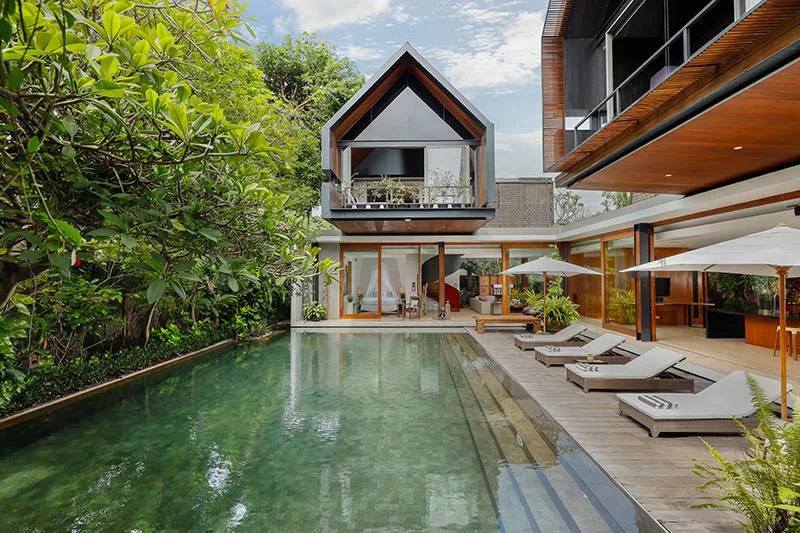 Ultra-Modern 5BR Luxury Villa in Trendy Sanur – 5 Min Walk to Beach — image 3