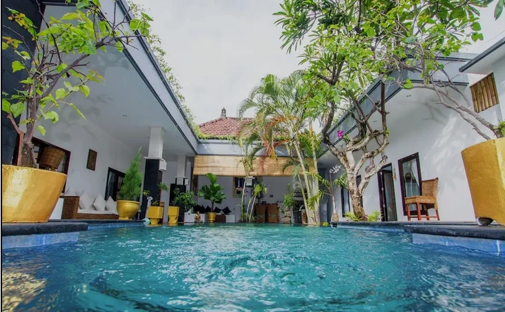 Modern 3BR Villa with 13m Pool & Tropical Garden – Walk to Oberoi Street, Central Seminyak – BVI7992 — image 4