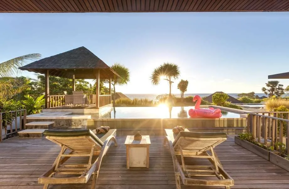 Stunning Beachfront 3-Bedroom Villa with Private Pool & Ocean Views – Batu Belig – BVI46355 — image 9