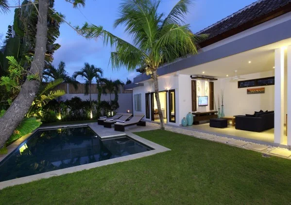 3-Bedroom Private Pool Villa in Seminyak – Walk to Oberoi Street & Beach – BVI2458 — image 5