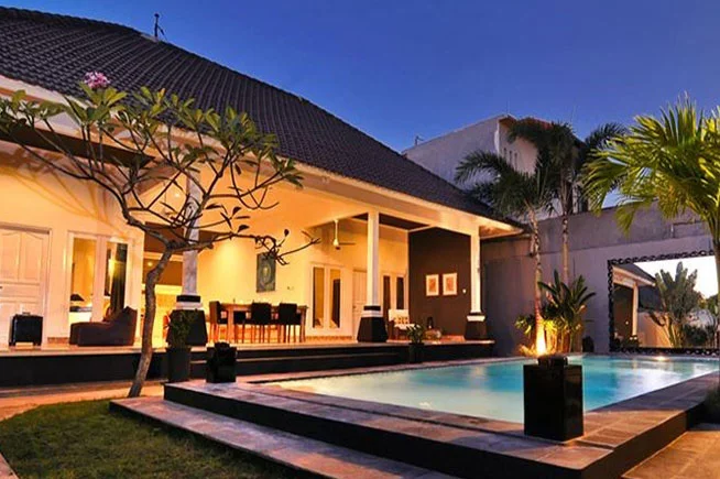 Chic 3BR Villa with Rooftop Ocean Views – 50m to Batu Belig Beach – BVI4933 — image 4