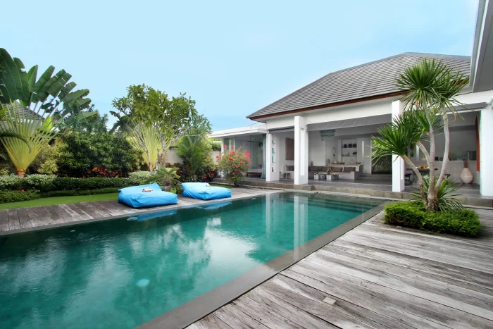 Modern 3BR Villa with 13m Pool & Tropical Garden – Walk to Oberoi Street, Central Seminyak – BVI7992