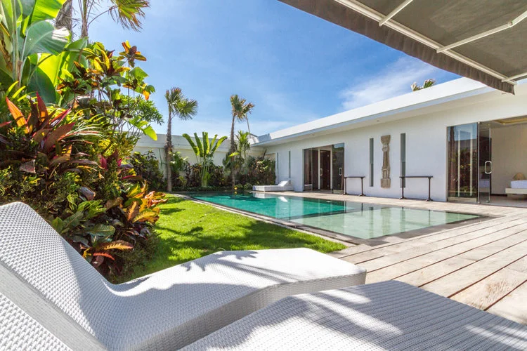 1BR Elegant Chinese-Themed Villa with Private Pool in Seminyak — image 12