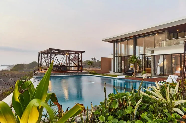 Serene 6-Bedroom Designer Villa with Ocean & Volcano Views – Bali — image 15