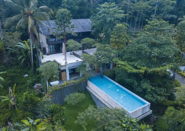 Private 9BR Retreat in the Middle of Ubud Forest with River & Nature Views — image 4