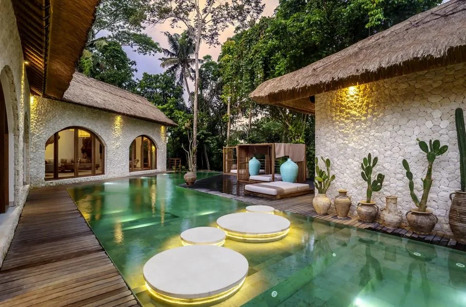 Mediterranean-Inspired 6BR Villa in Ubud with Infinity Pool & Tropical Charm — image 4