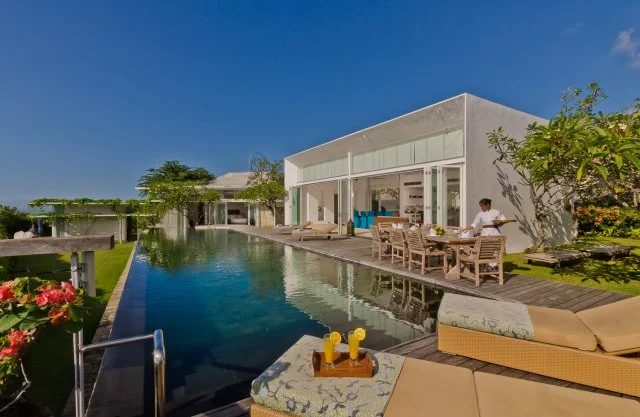 Luxury 5-Bedroom Villa in Uluwatu – Cliffside Infinity Pool & Ocean View — image 4