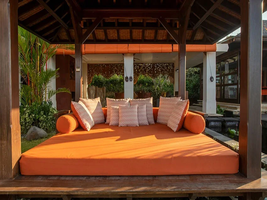 6BR Luxury Cliffside Villa with Ocean View in Uluwatu — image 3