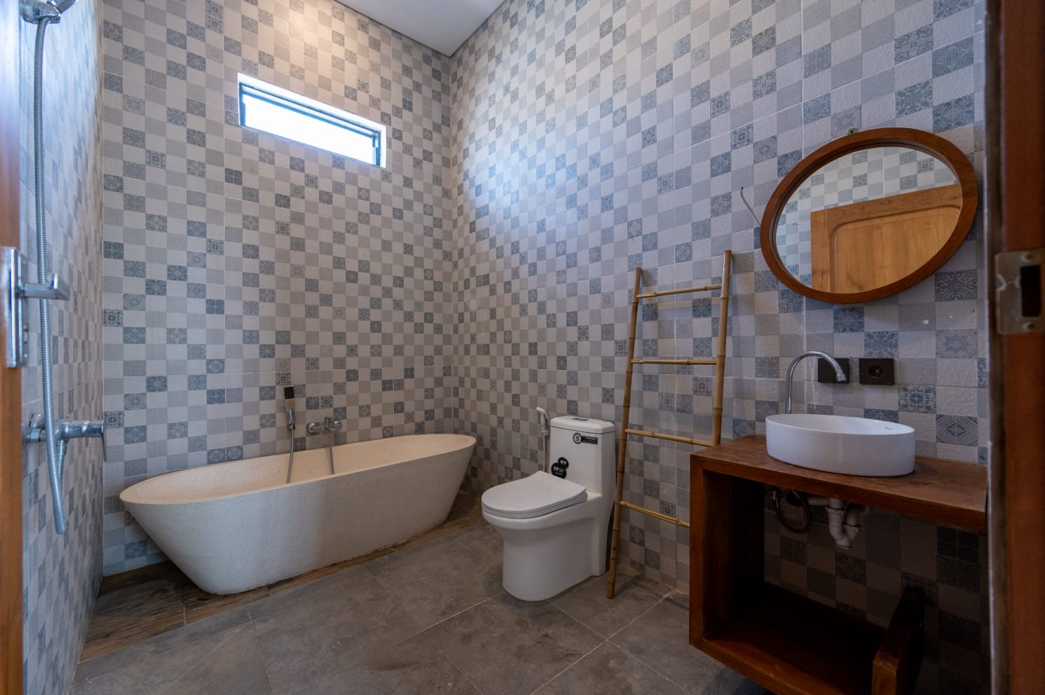 Modern 3 Bedroom Villa with Enclosed Living in Berawa — image 10