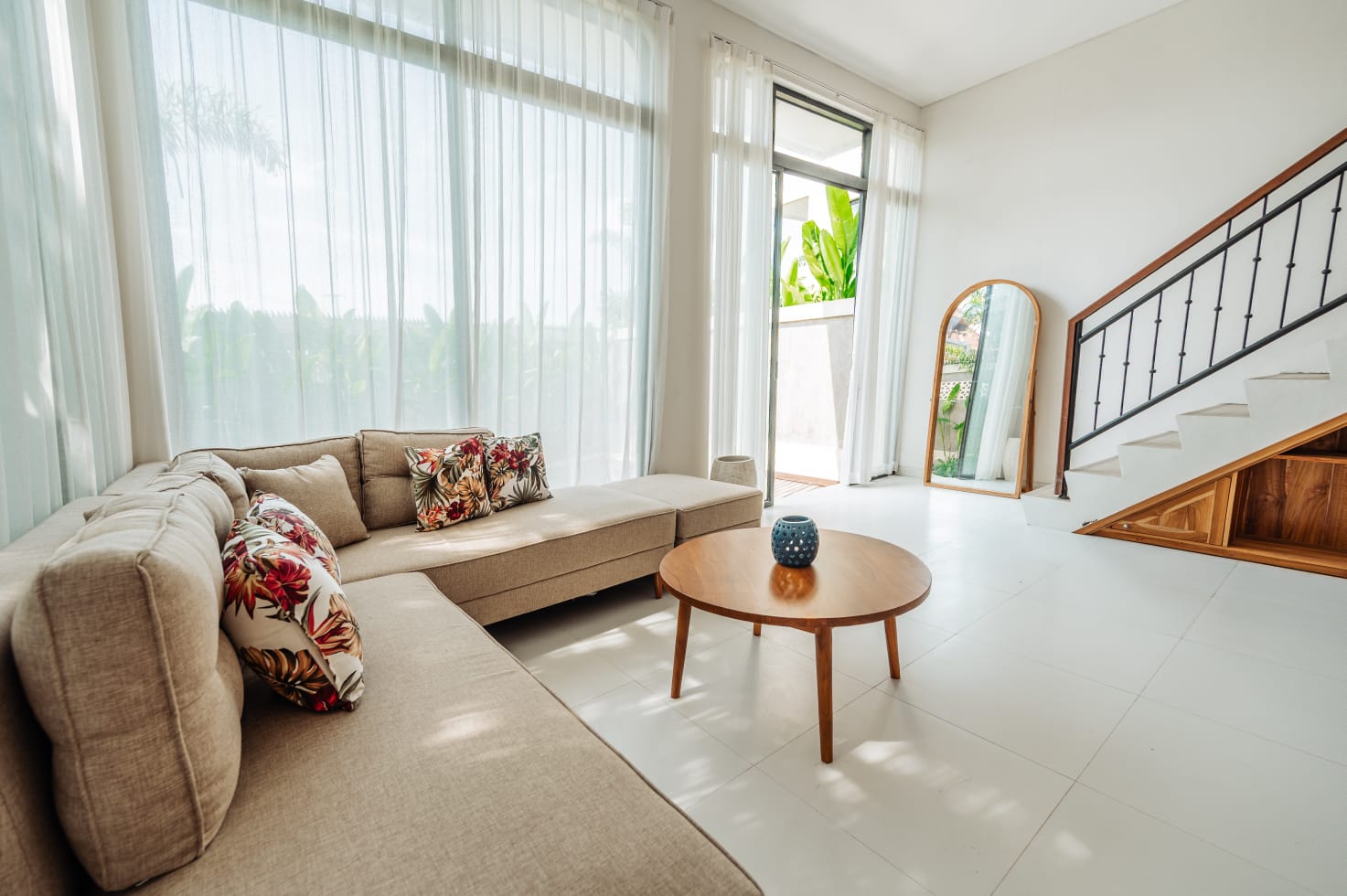 Modern 2 Bedroom Villa with Private Pool in Berawa — image 1