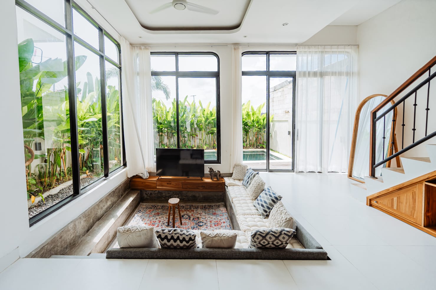 Modern 3 Bedroom Villa with Enclosed Living in Berawa