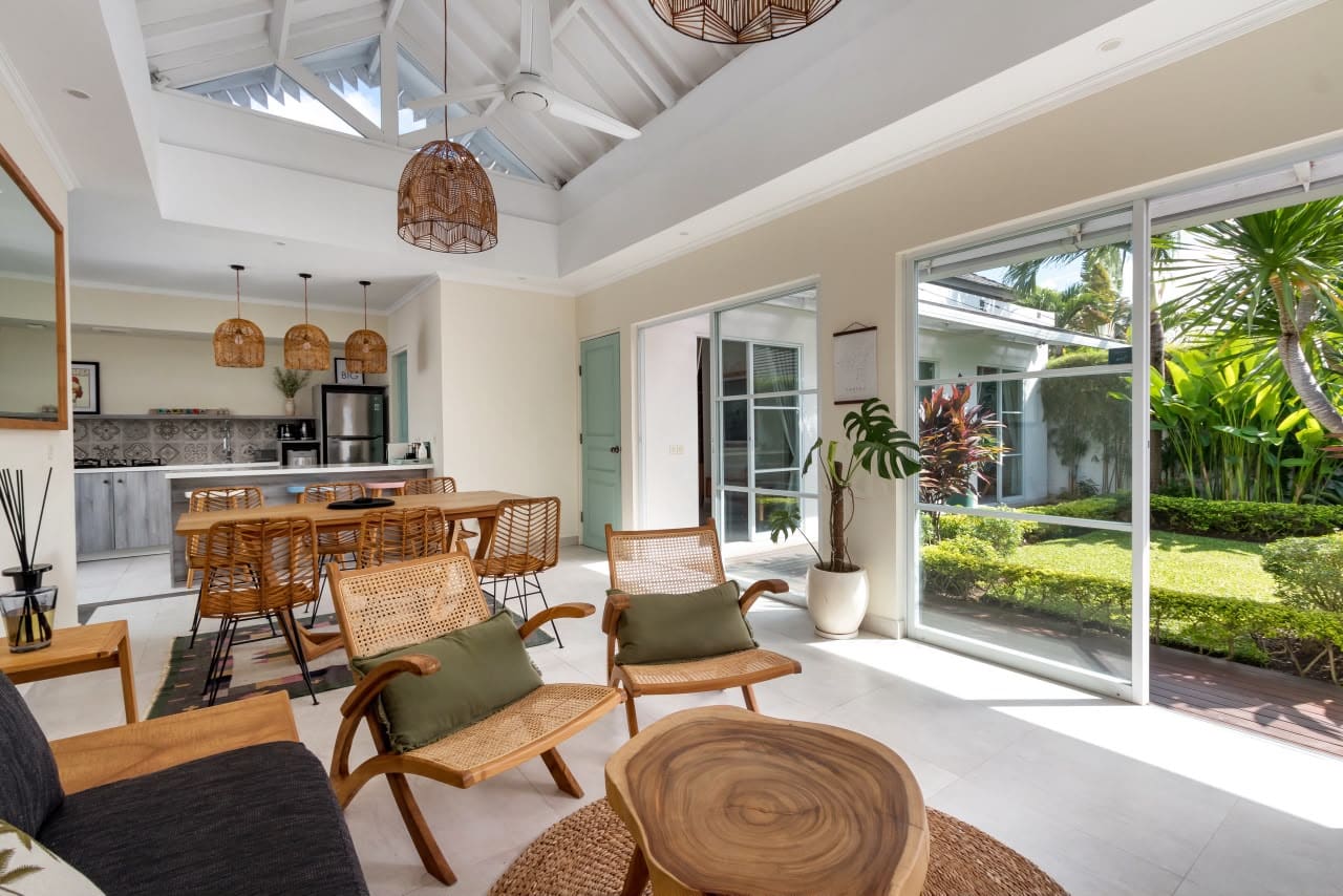 Modern 3 Bedroom Villa for Monthly & Yearly Rent in Berawa, Canggu — image 9