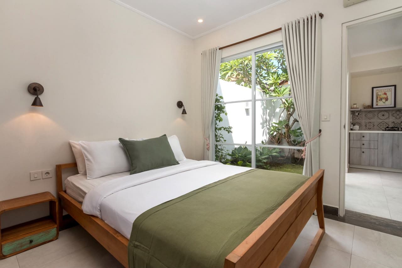 Modern 3 Bedroom Villa for Monthly & Yearly Rent in Berawa, Canggu — image 15