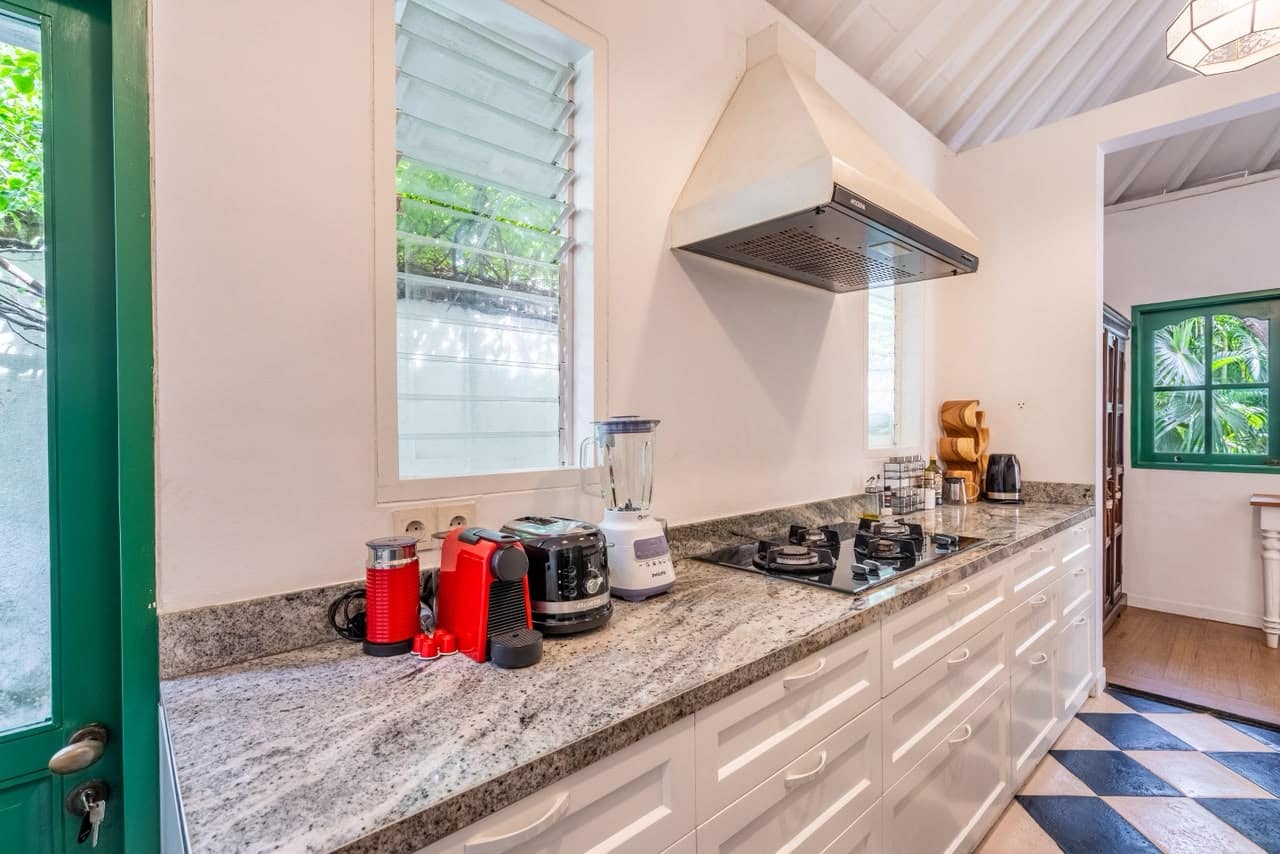 Modern 3 Bedroom Villa for Monthly & Yearly Rent in Seminyak, Bali — image 18