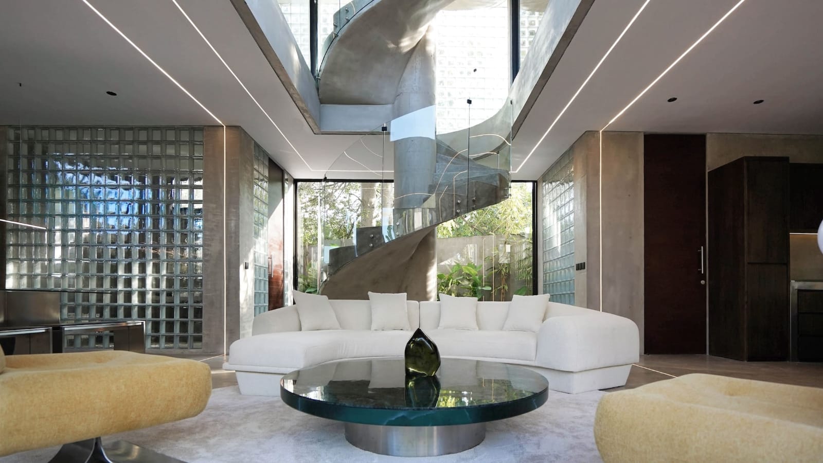 Spacious 3-Bedroom Ocean View Villa with Private Pool for Yearly Rental in Ungasan — image 9