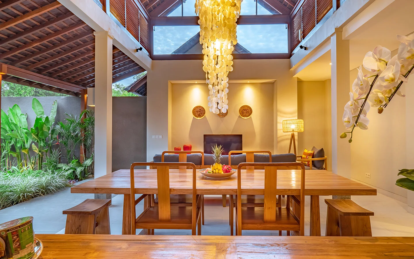 3BR Private Sanctuary Villa with Large Pool in Canggu — image 5