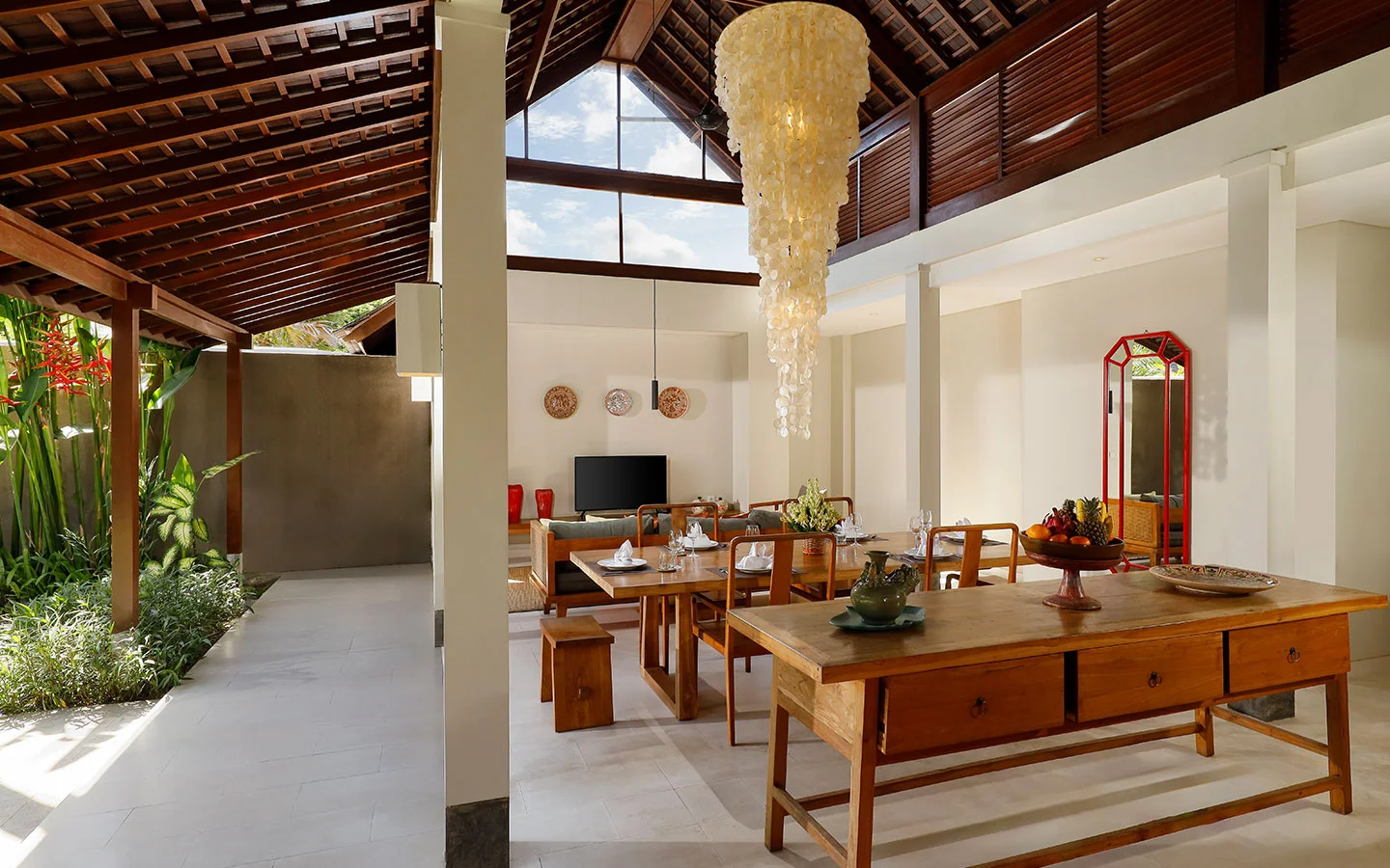 3BR Private Sanctuary Villa with Large Pool in Canggu — image 19