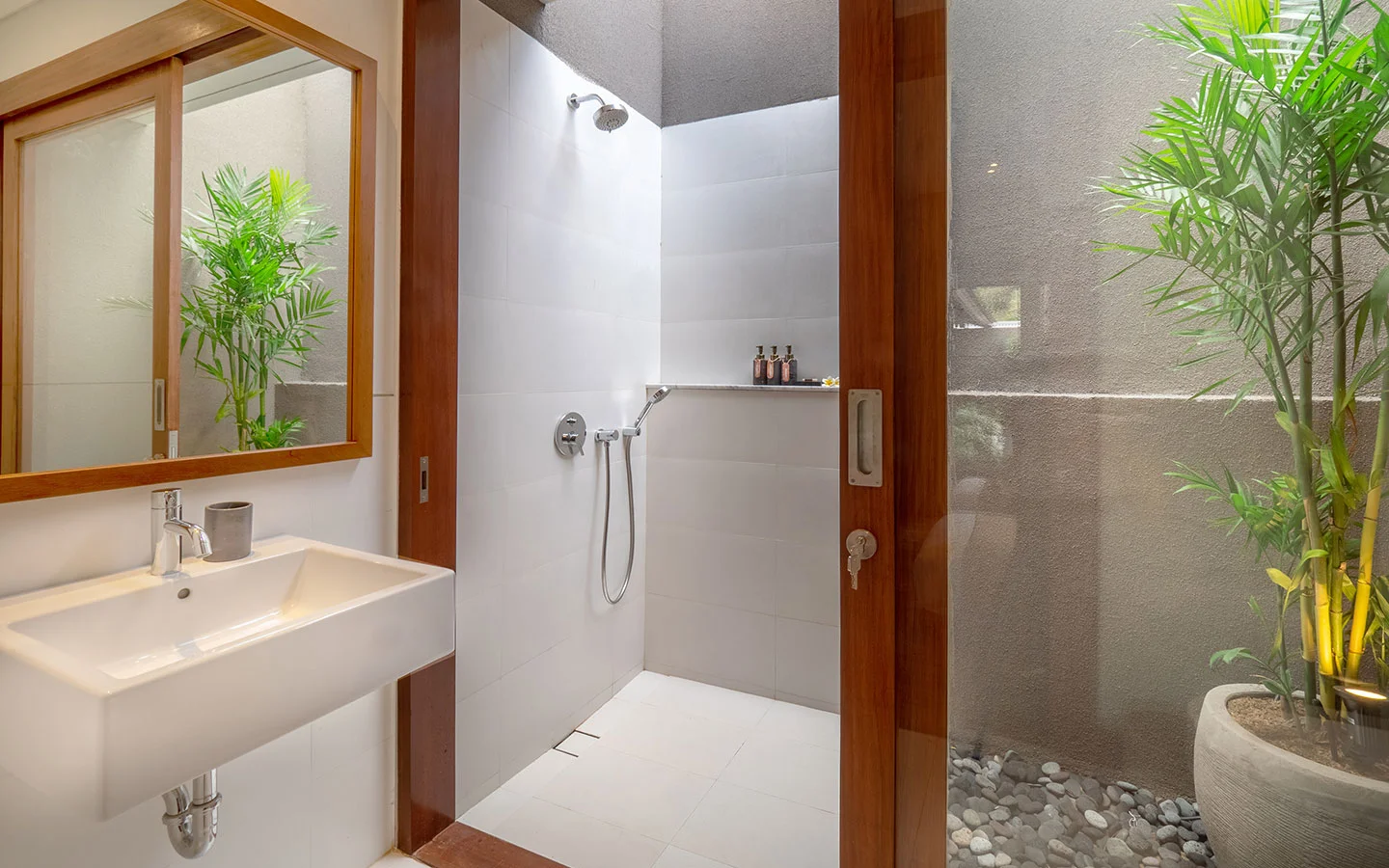 3BR Private Sanctuary Villa with Large Pool in Canggu — image 16
