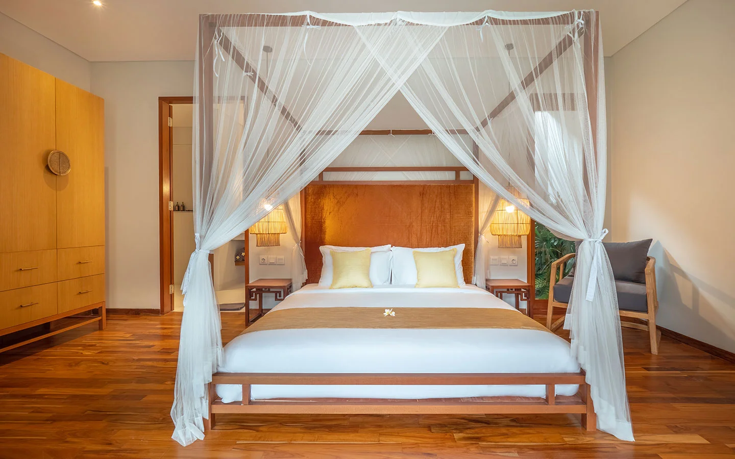 3BR Private Sanctuary Villa with Large Pool in Canggu — image 11