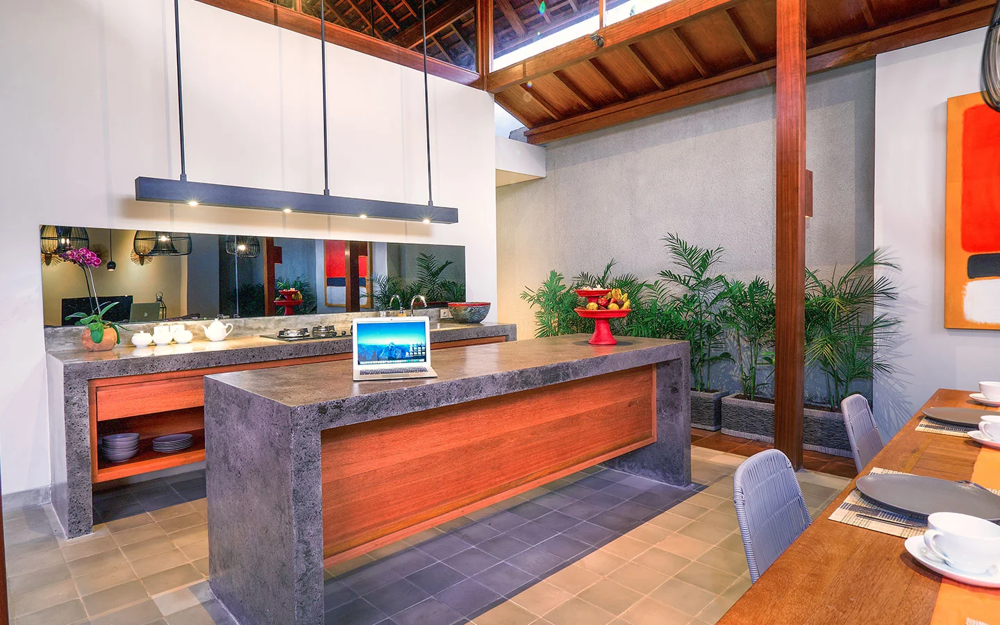 3BR Modern Tropical Private Oasis Villa in Canggu — image 8