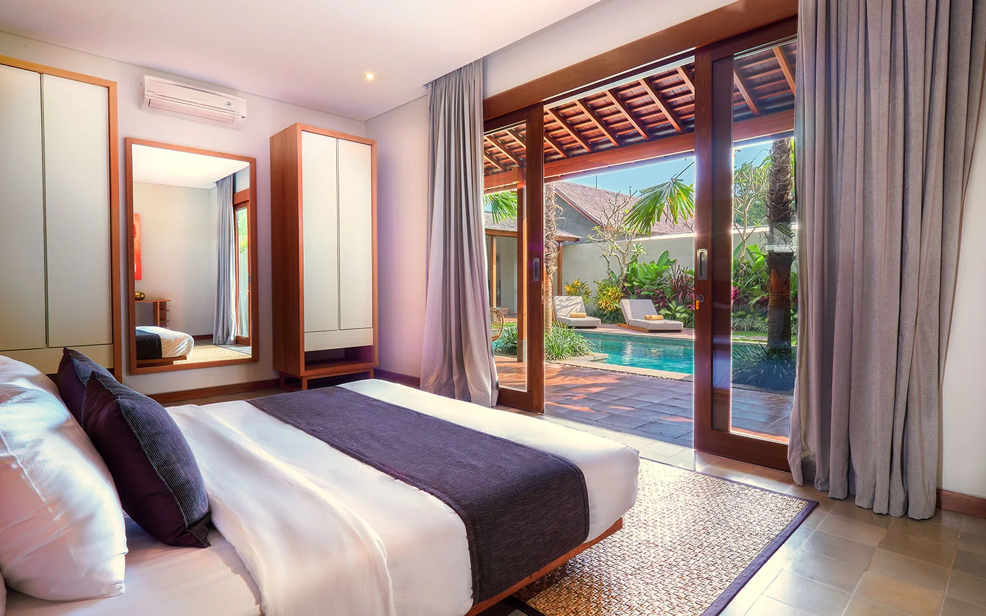 3BR Modern Tropical Private Oasis Villa in Canggu — image 10