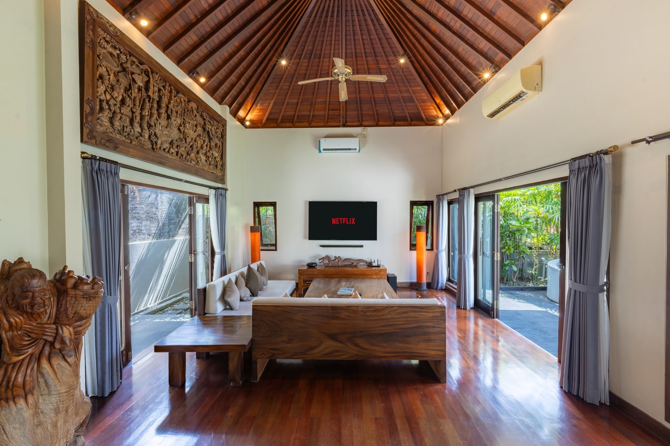 Sanga - 3BR Villa with Pool & Rooftop, Canggu in Pererenan, Bali — image 5