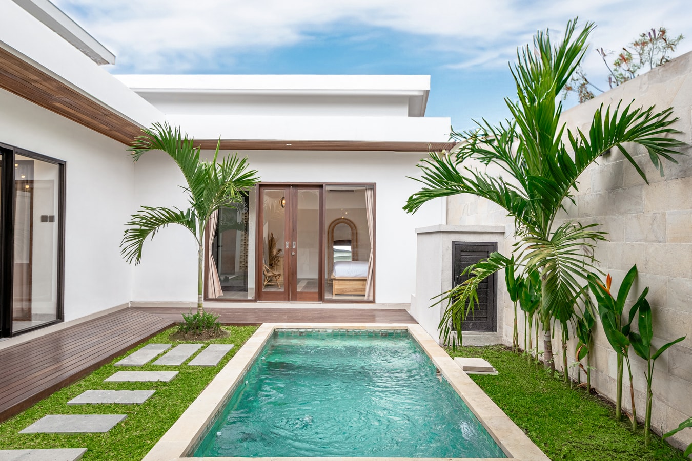 Hepha - 2 Bedroom Villa with Pool, Berawa in Canggu, Bali — image 11